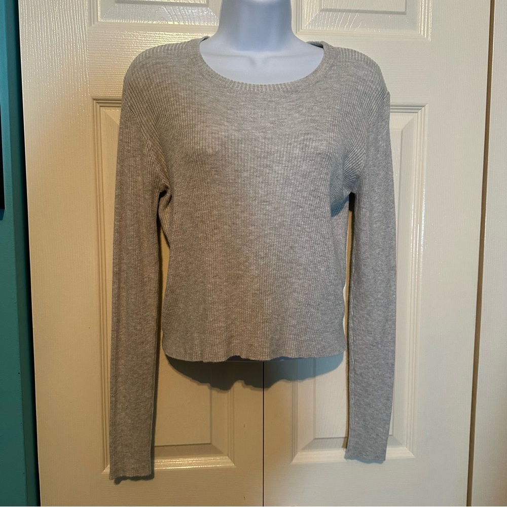 Brandy Melville Gray Women's Ribbed‎ Knit Sweater Size Small
